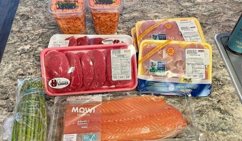 a sample meal prep for an English Mastiff