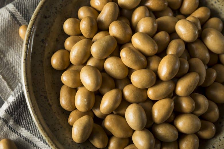 Japanese peanuts in bowl